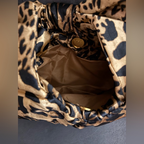 🤎 Leopard Print Purse with Bow Handle - Picture 4 of 4